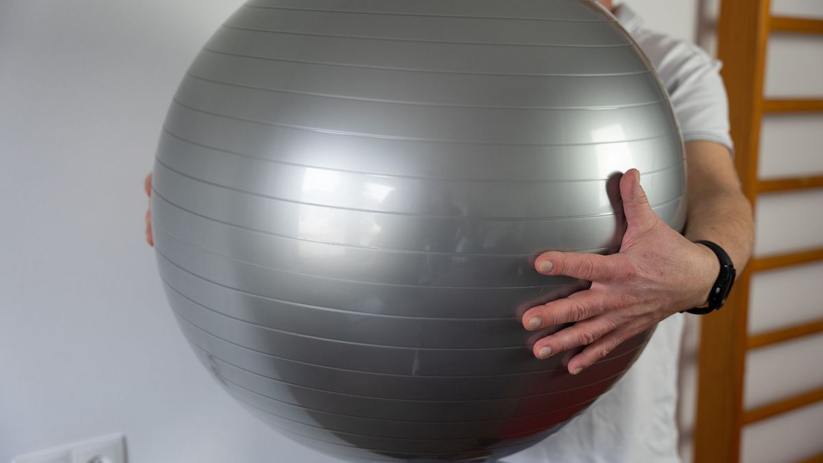 Krankengymnastik mit dem Gymnastikball
