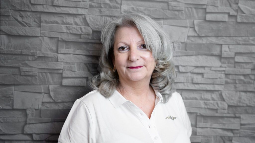 Nicole Schreiner, Rezeptionsfachangestellte
